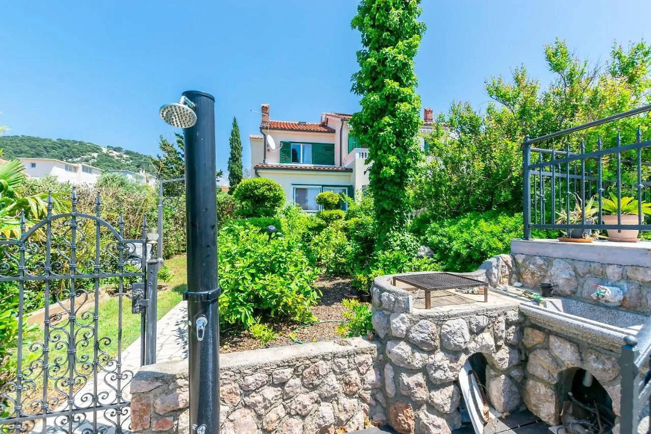 Apartments Rada I Stanislav Barbat na Rabu 0*,  Croatia