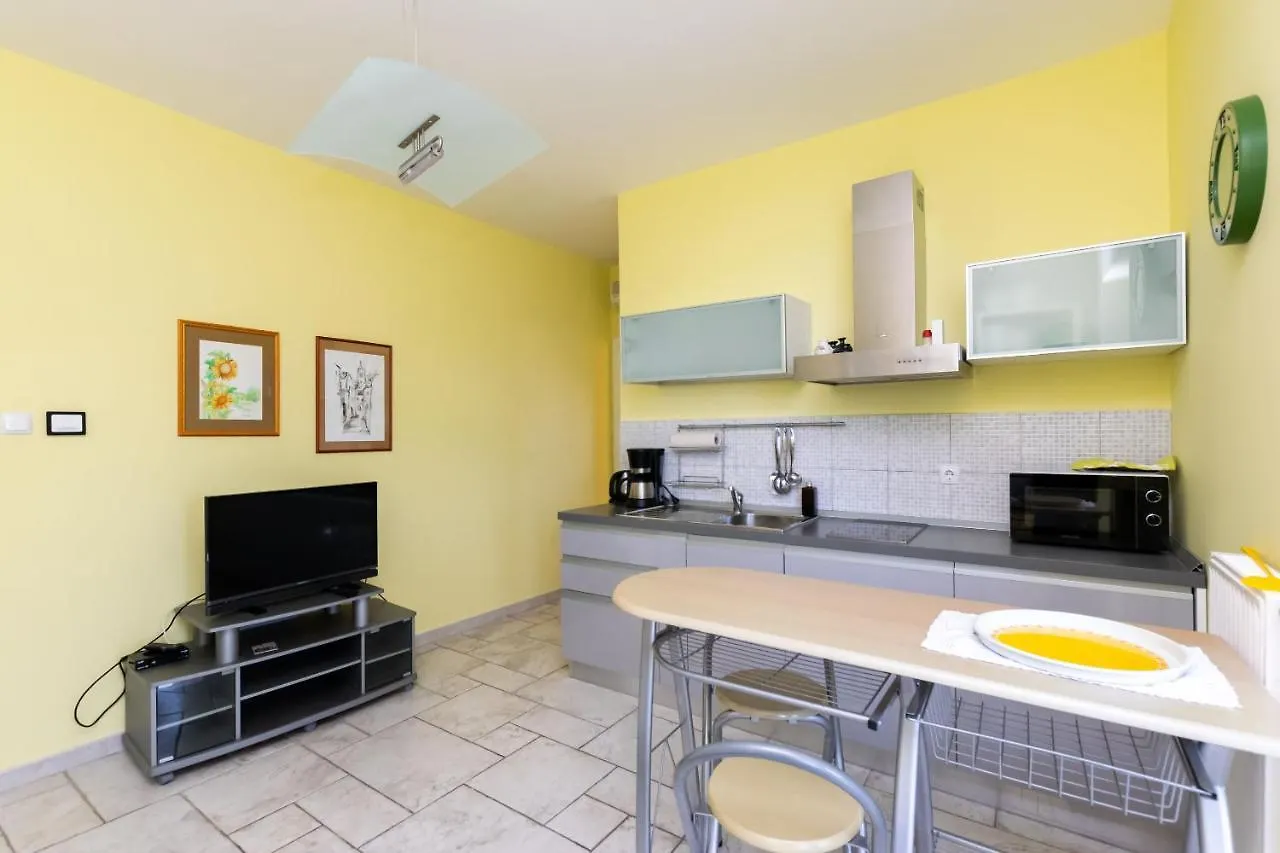 Apartments Rada I Stanislav Barbat na Rabu