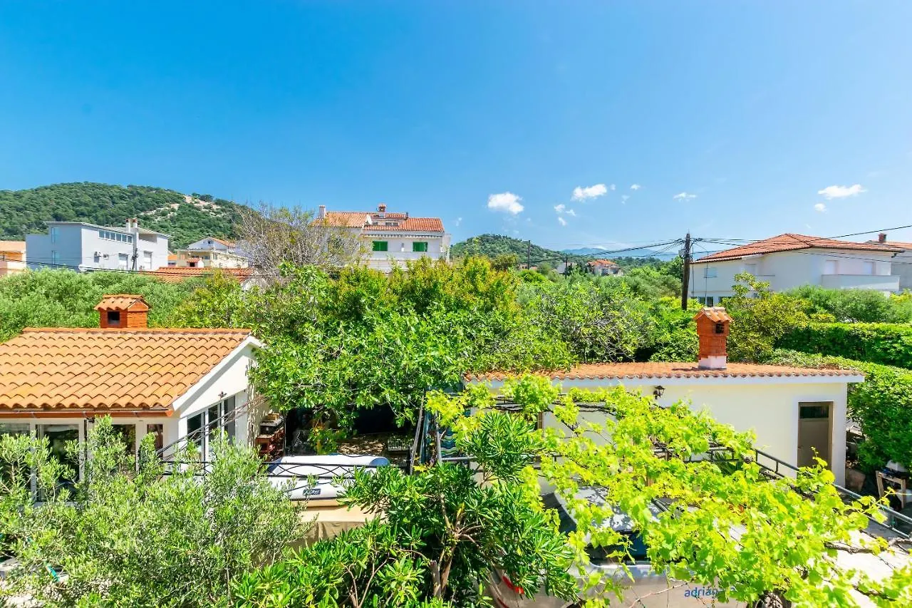 Apartments Rada I Stanislav Barbat na Rabu Croatia