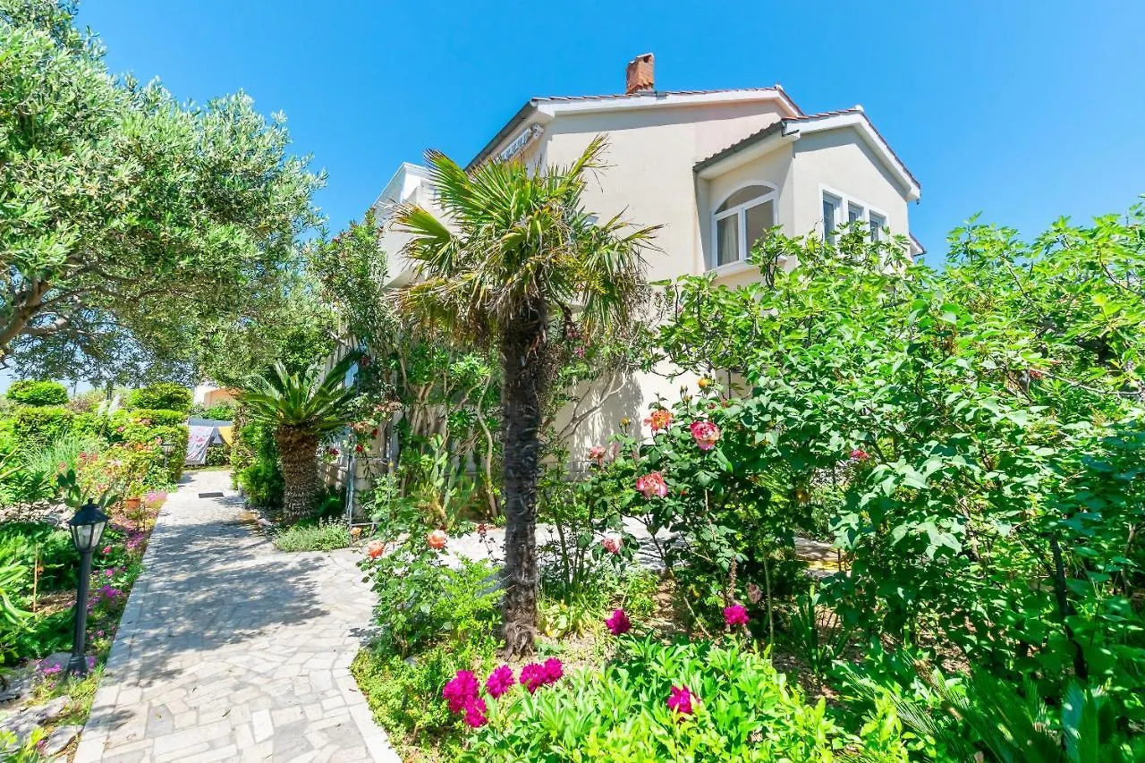 Apartments Rada I Stanislav Barbat na Rabu Croatia
