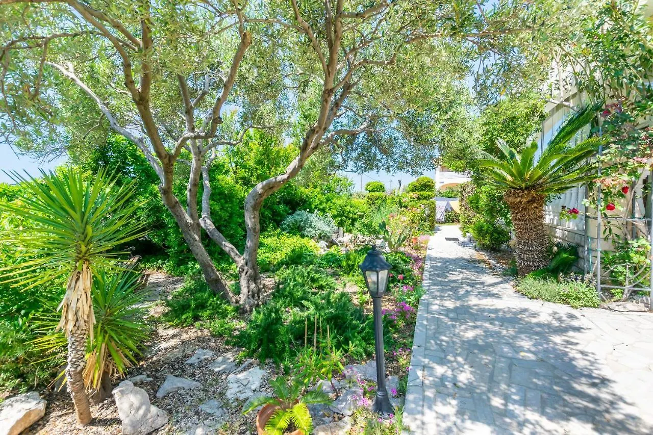 Apartments Rada I Stanislav Barbat na Rabu Croatia
